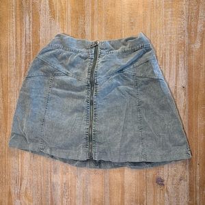 Green Corduroy zipper skirt size 4